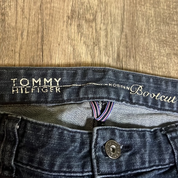 Tommy Hilfiger jeans in like new condition size 10 Bootcut - Picture 2 of 7